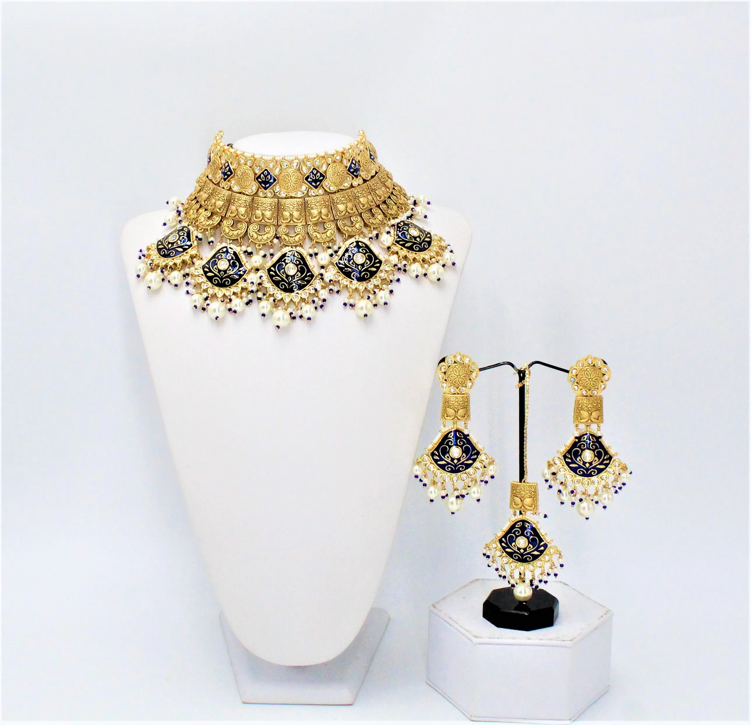 Mina Choker Set